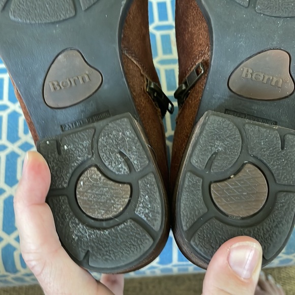 Born Binghamton Womens distressed leather booties. EUC 9.5 - Picture 6 of 12